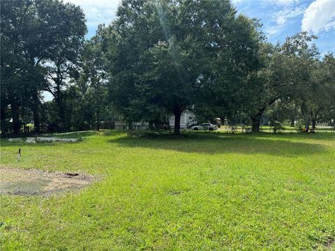 A home in LAKELAND