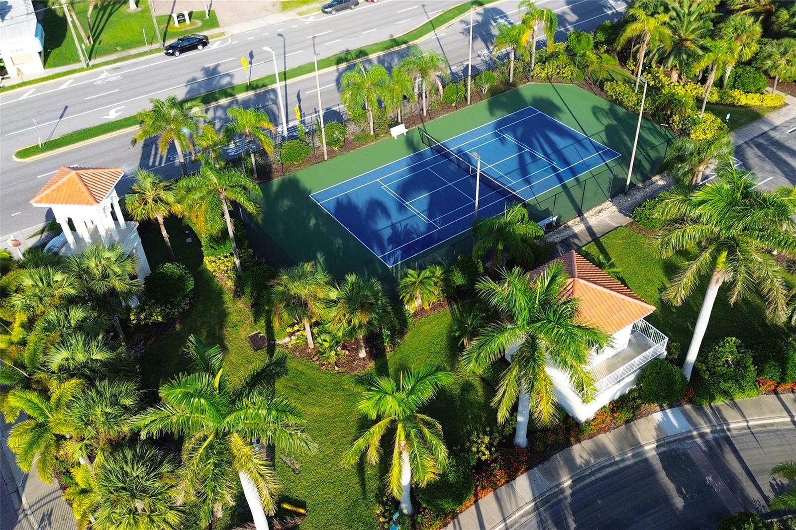 LAS FLORES CONDO - Residential