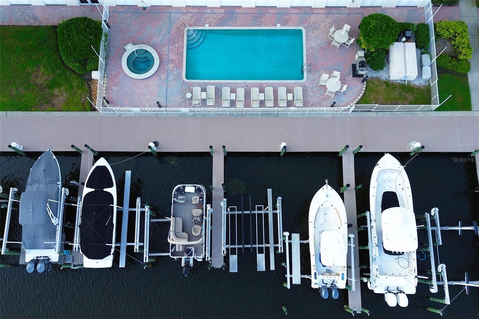 LAS FLORES CONDO - Residential