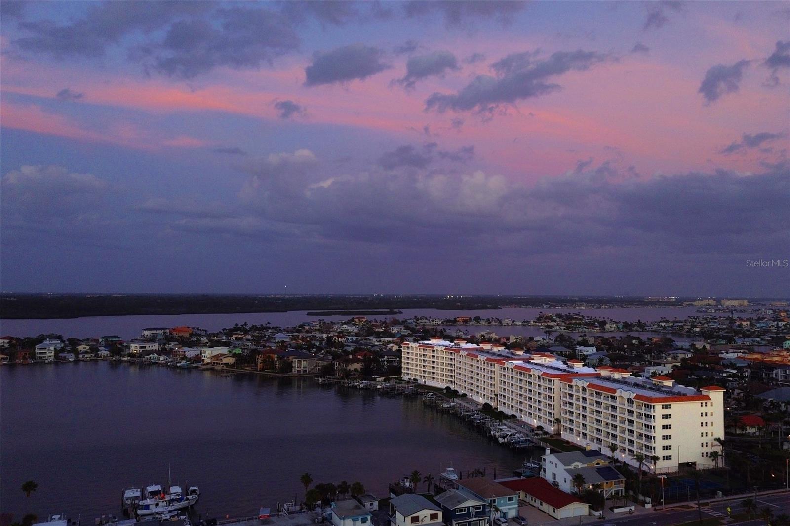 LAS FLORES CONDO - Residential