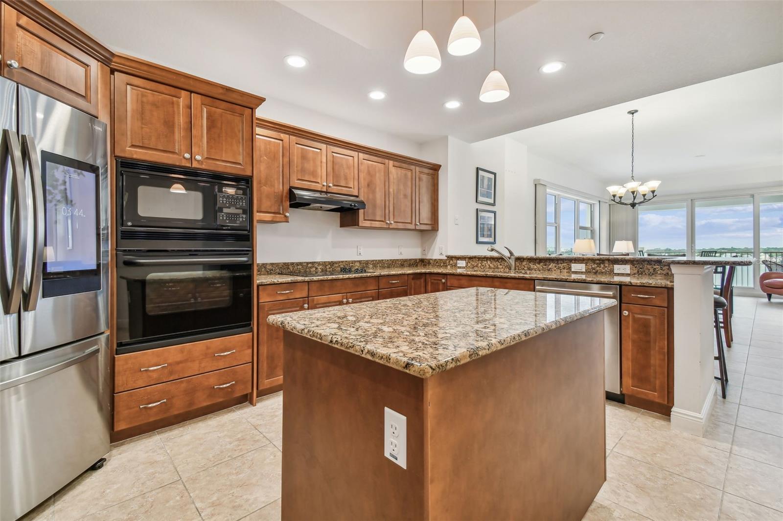 LAS FLORES CONDO - Residential