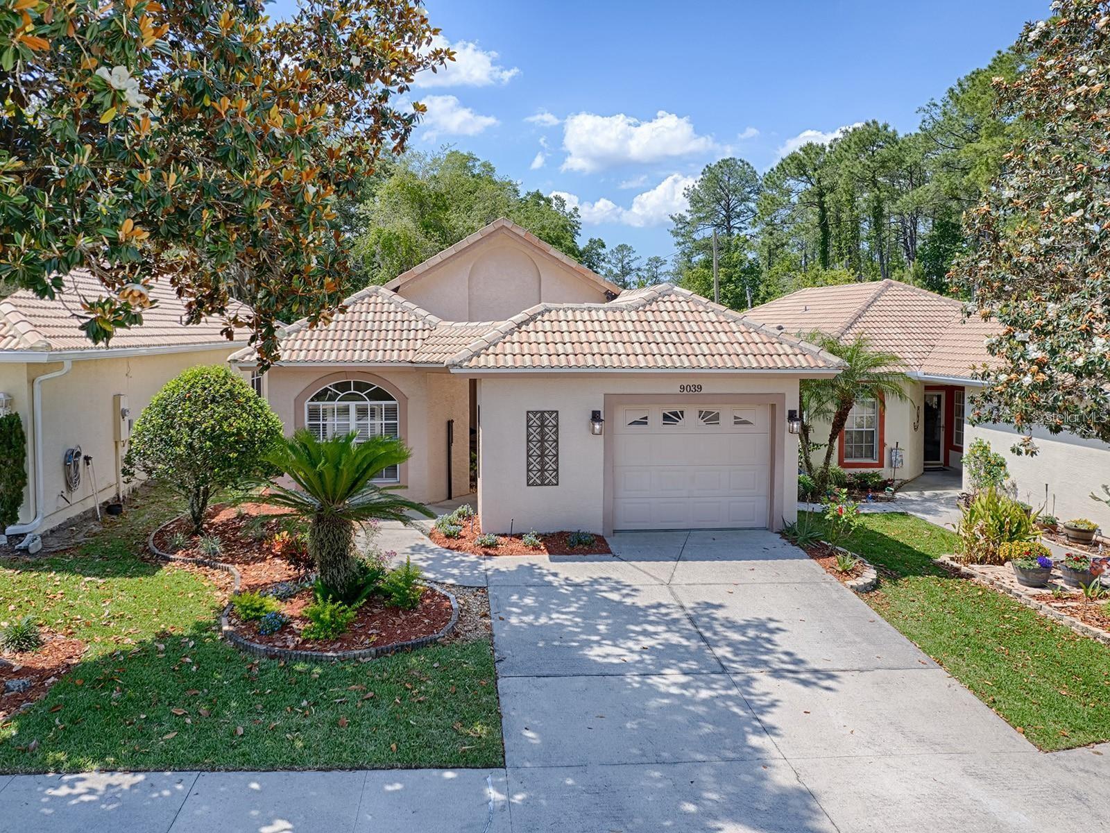 COUNTRY CLUB OF MOUNT DORA PH 02-9 - Residential Lease