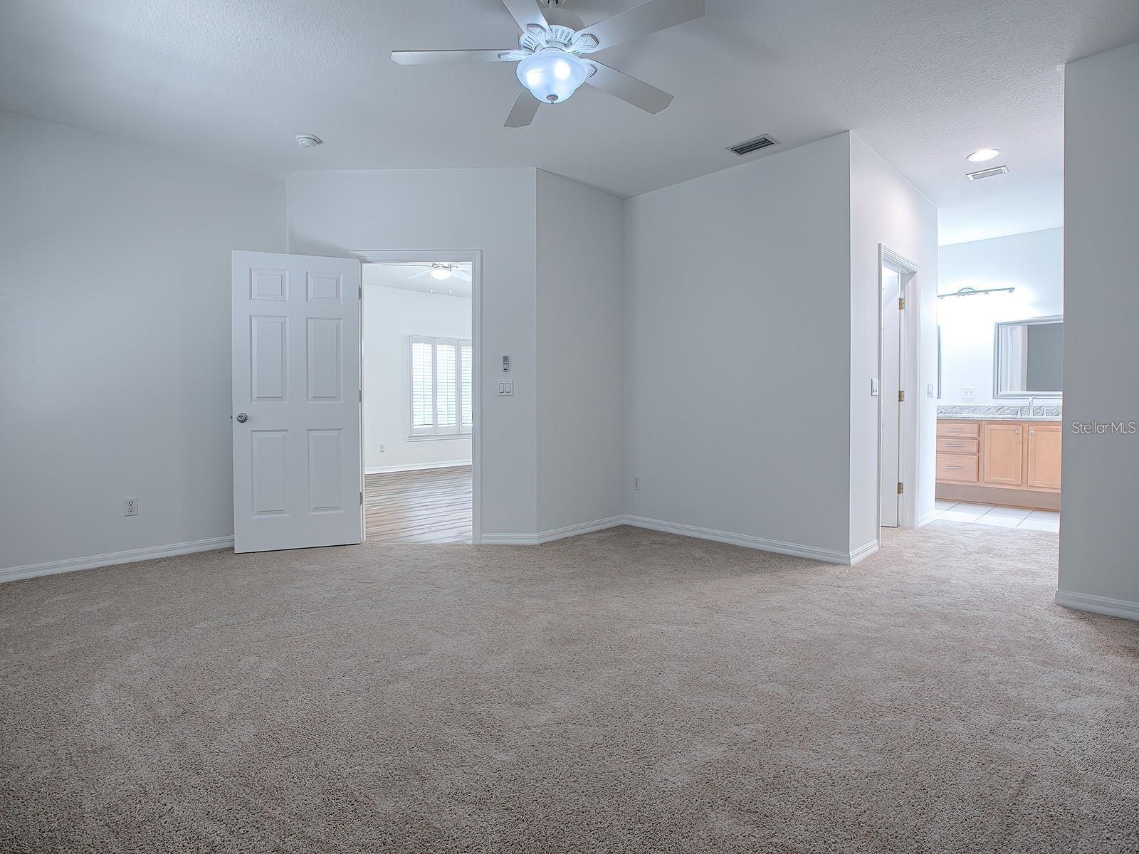 COUNTRY CLUB OF MOUNT DORA PH 02-9 - Residential Lease