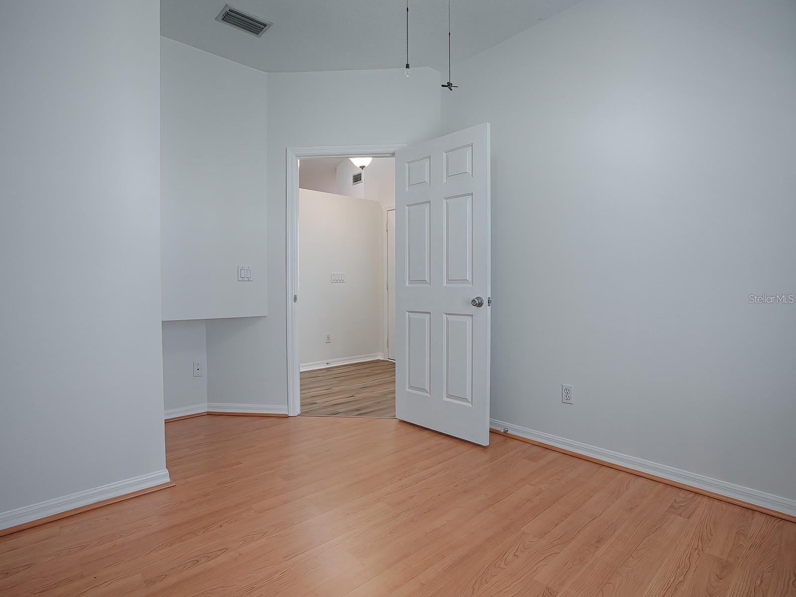 COUNTRY CLUB OF MOUNT DORA PH 02-9 - Residential Lease