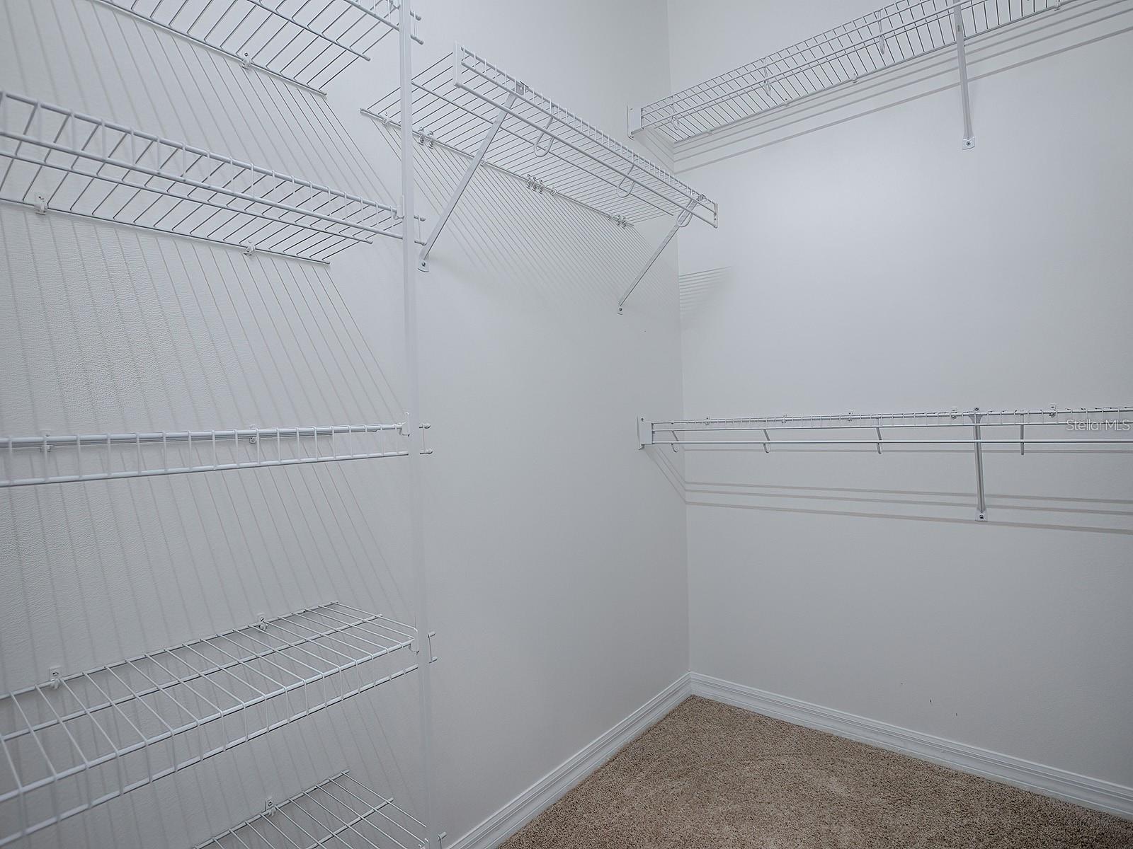 COUNTRY CLUB OF MOUNT DORA PH 02-9 - Residential Lease