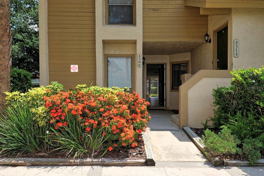 Photo of 4306 Middlebrook Road #4306, Orlando, FL 32811 (MLS # O6397323)