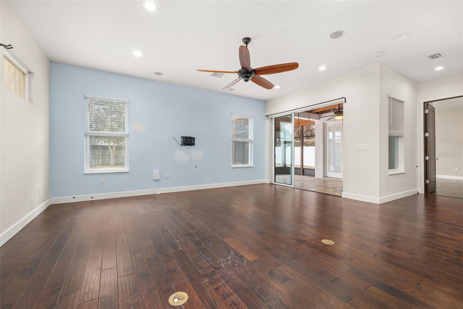 SHOWALTER PARK - Residential