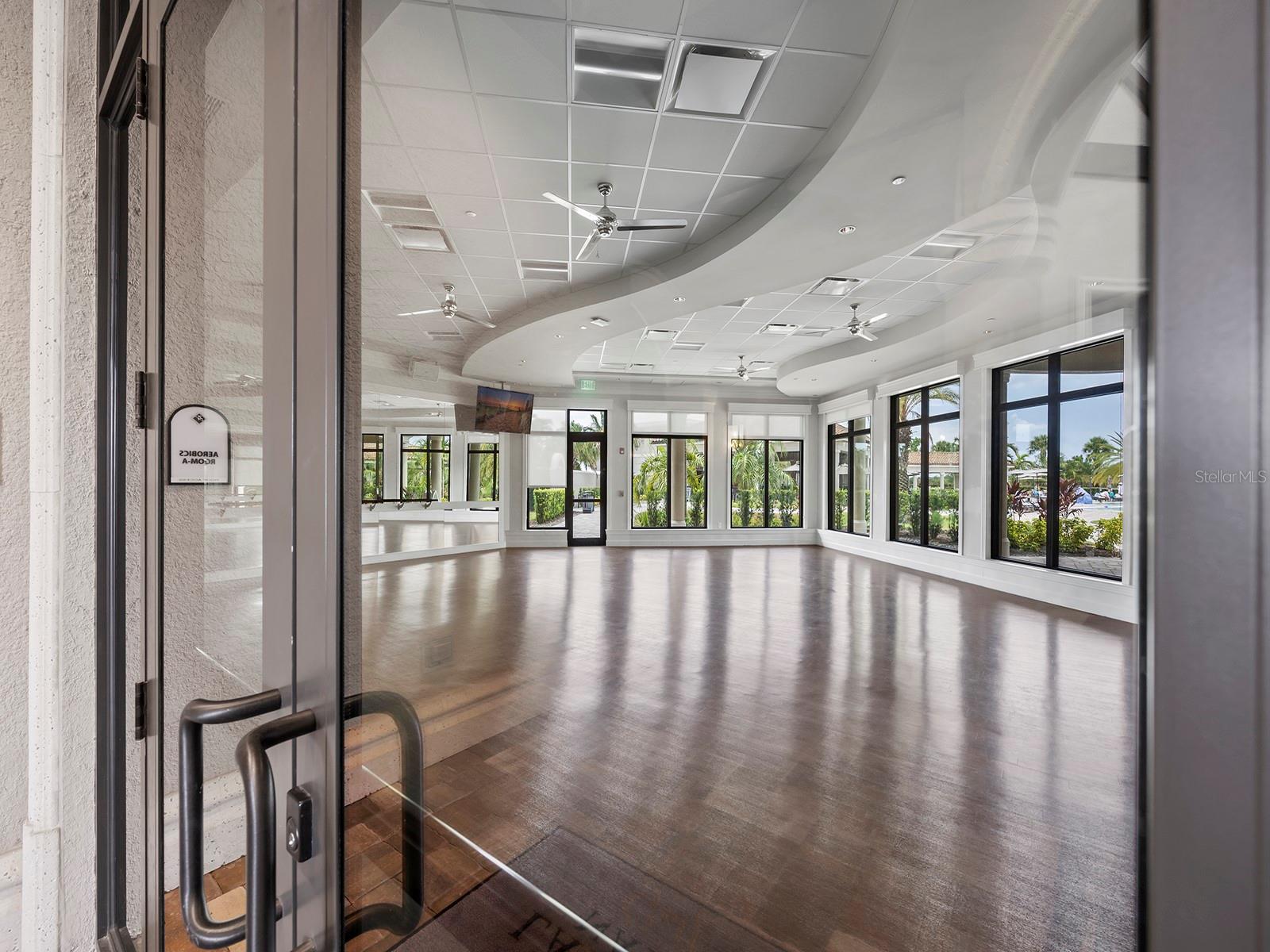 LAKEWOOD NATIONAL - Residential