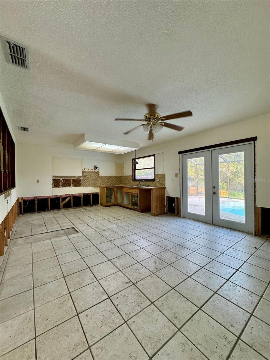 AUTUMN RUN - Residential