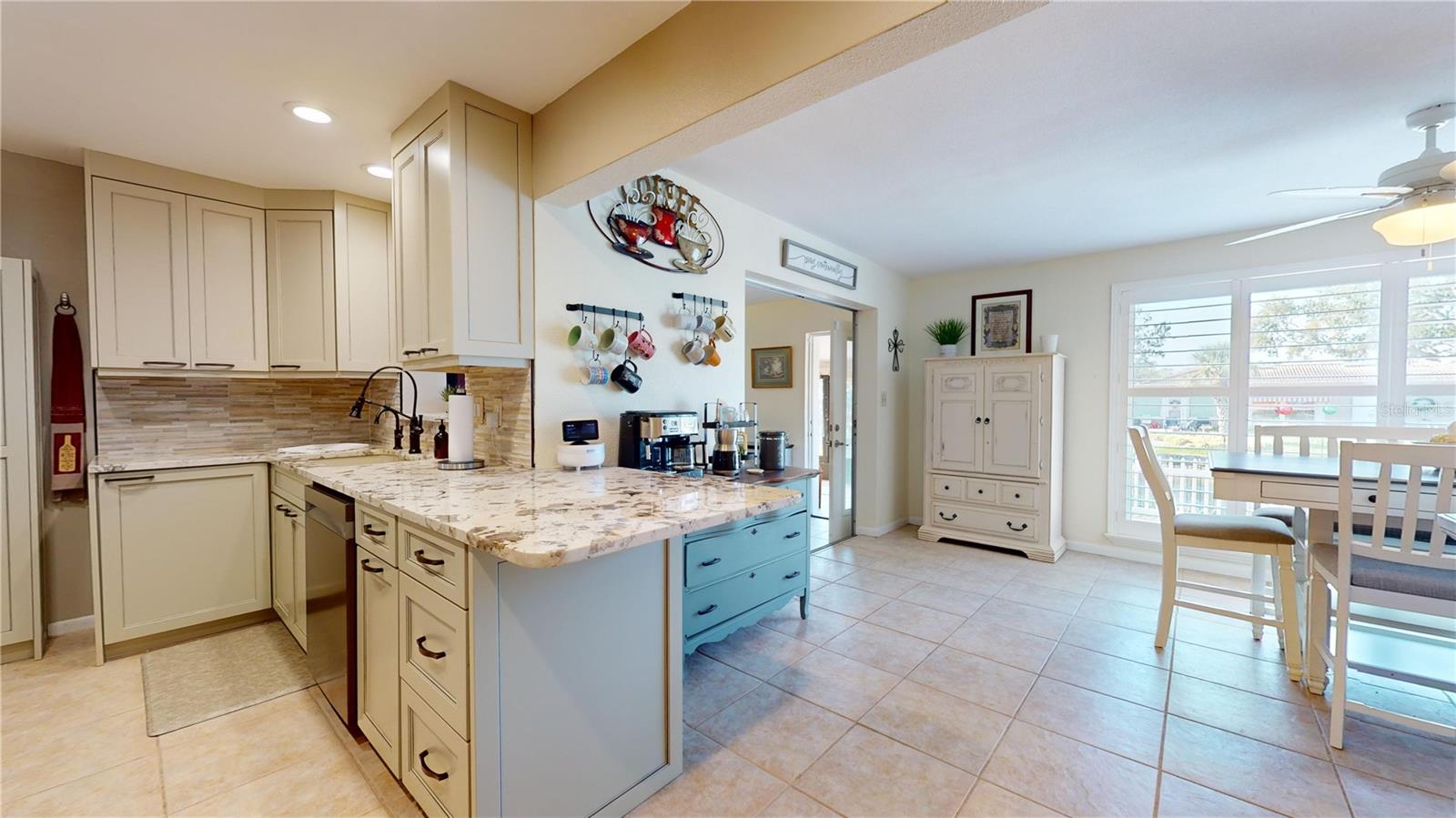 CANTERBURY CHASE - Residential