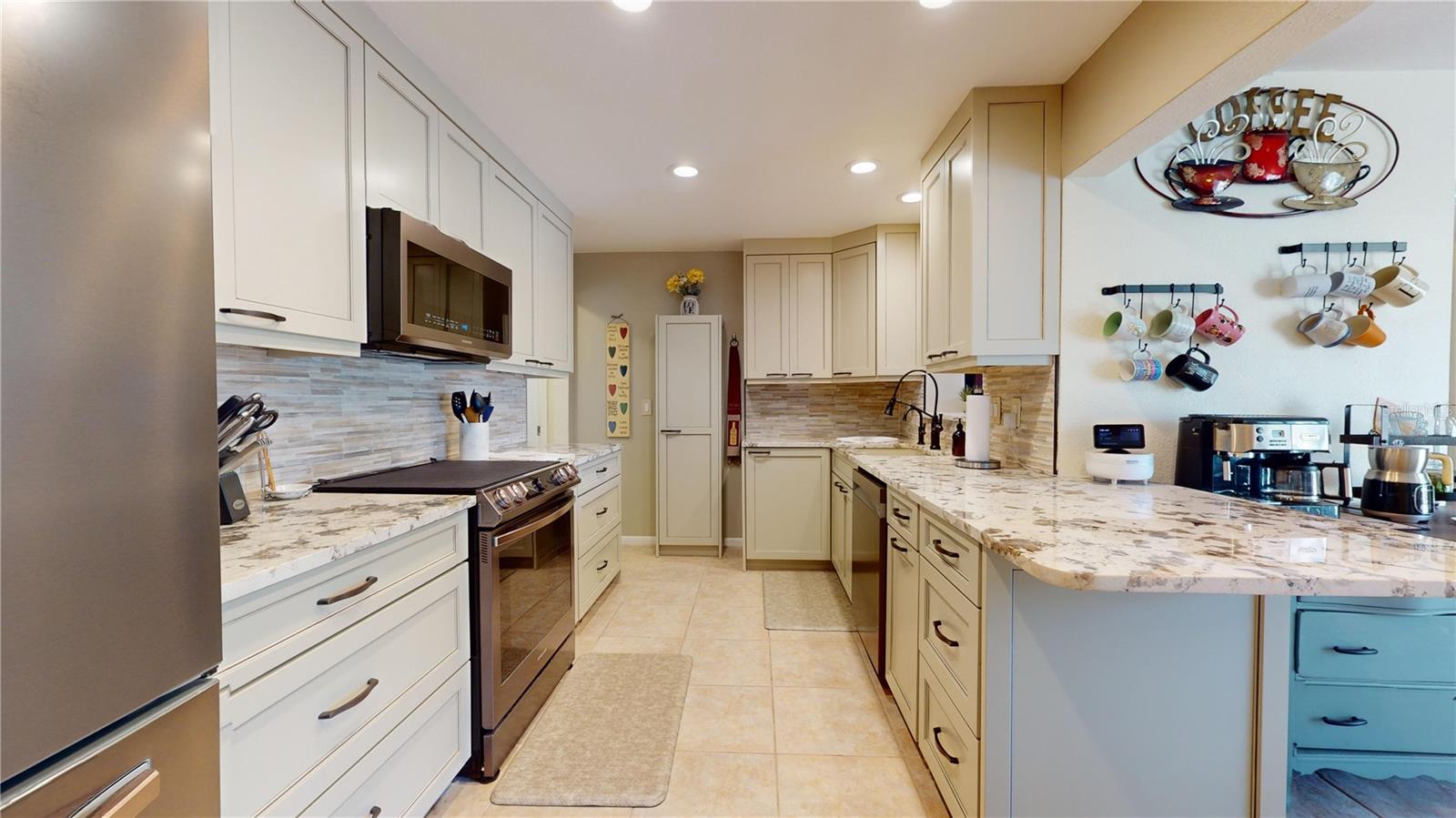CANTERBURY CHASE - Residential