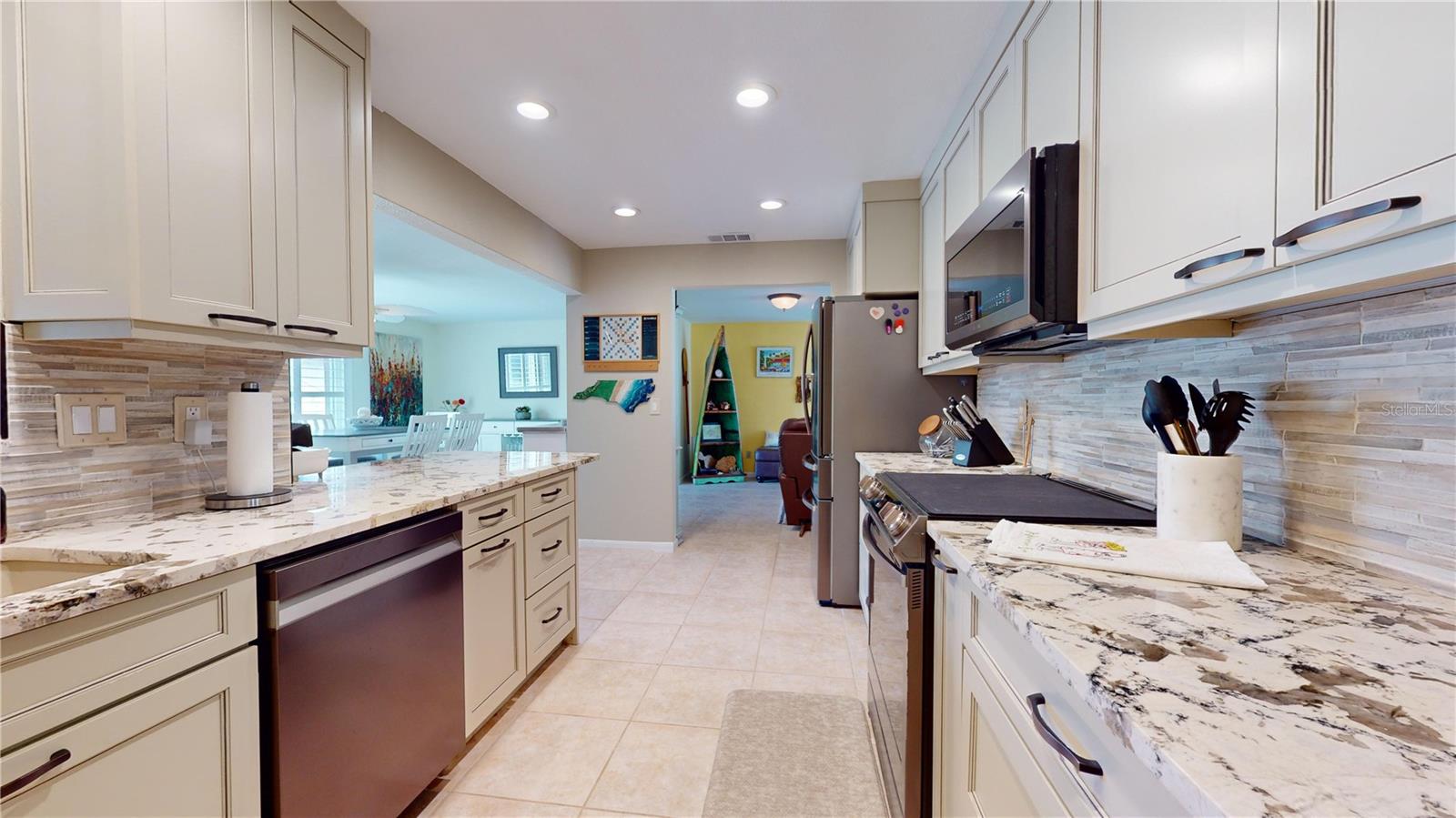 CANTERBURY CHASE - Residential