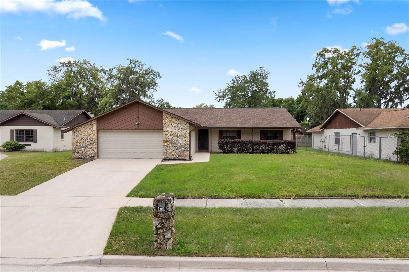 OAKTREE VILLAGE - Residential