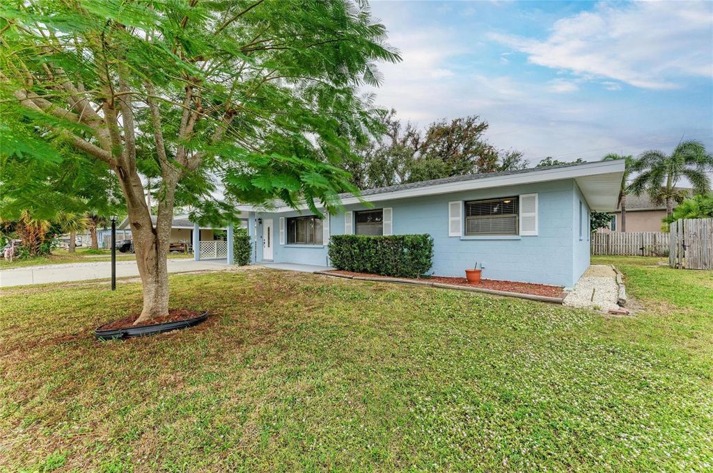 Photo of 4424 87th St Ct W Street W, Bradenton, FL 34210 (MLS # A4675796)