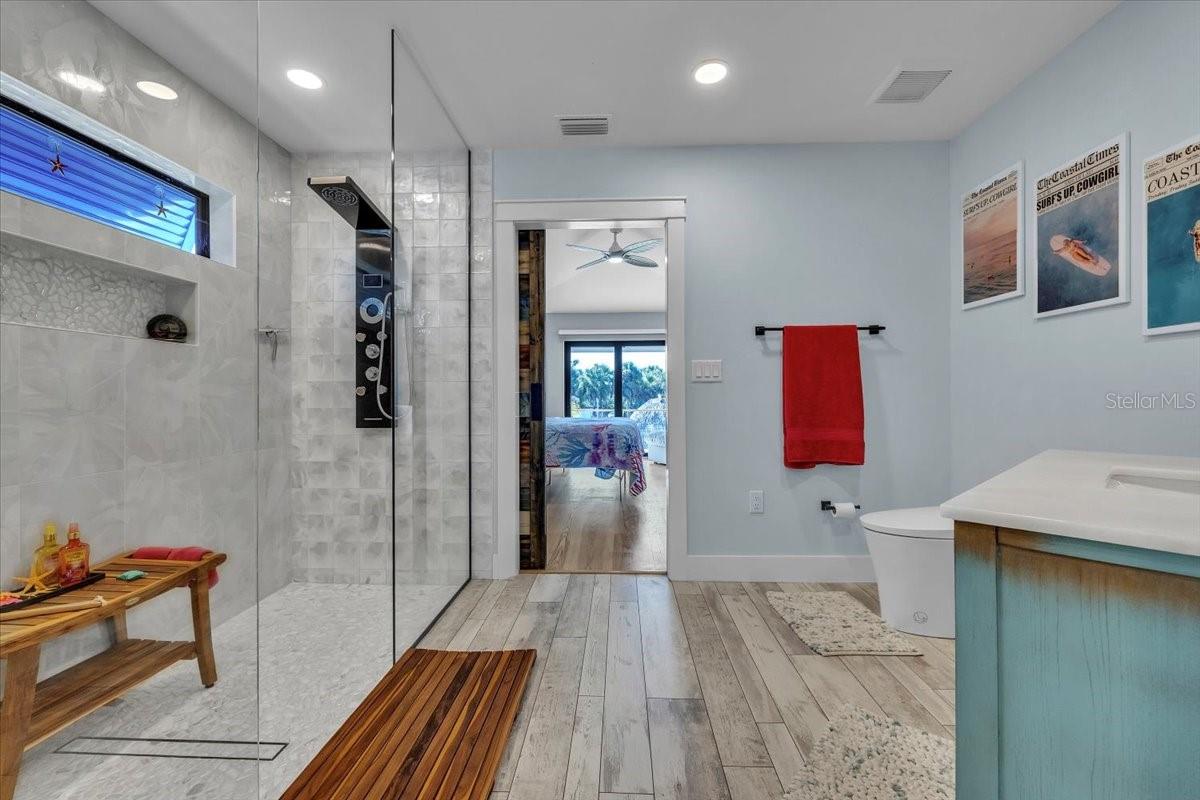 EAST LAKE COLONY - Residential