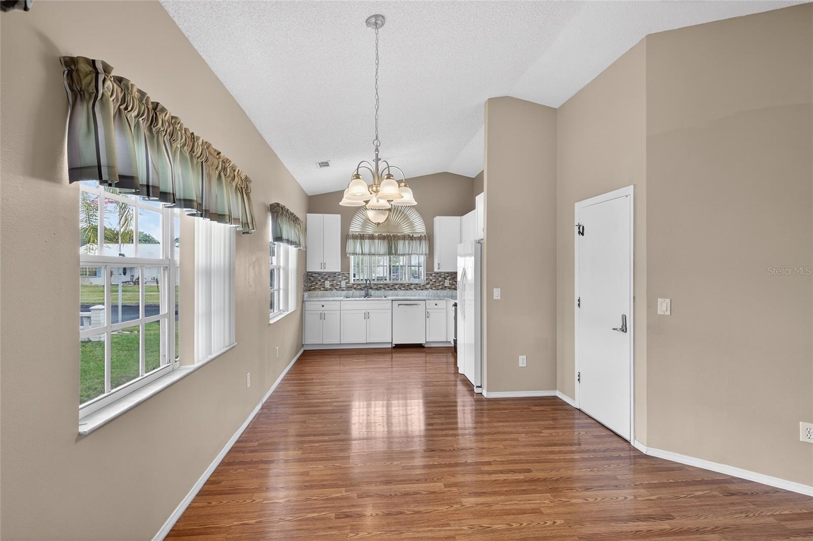 1924 SUGARBERRY CIRCLE