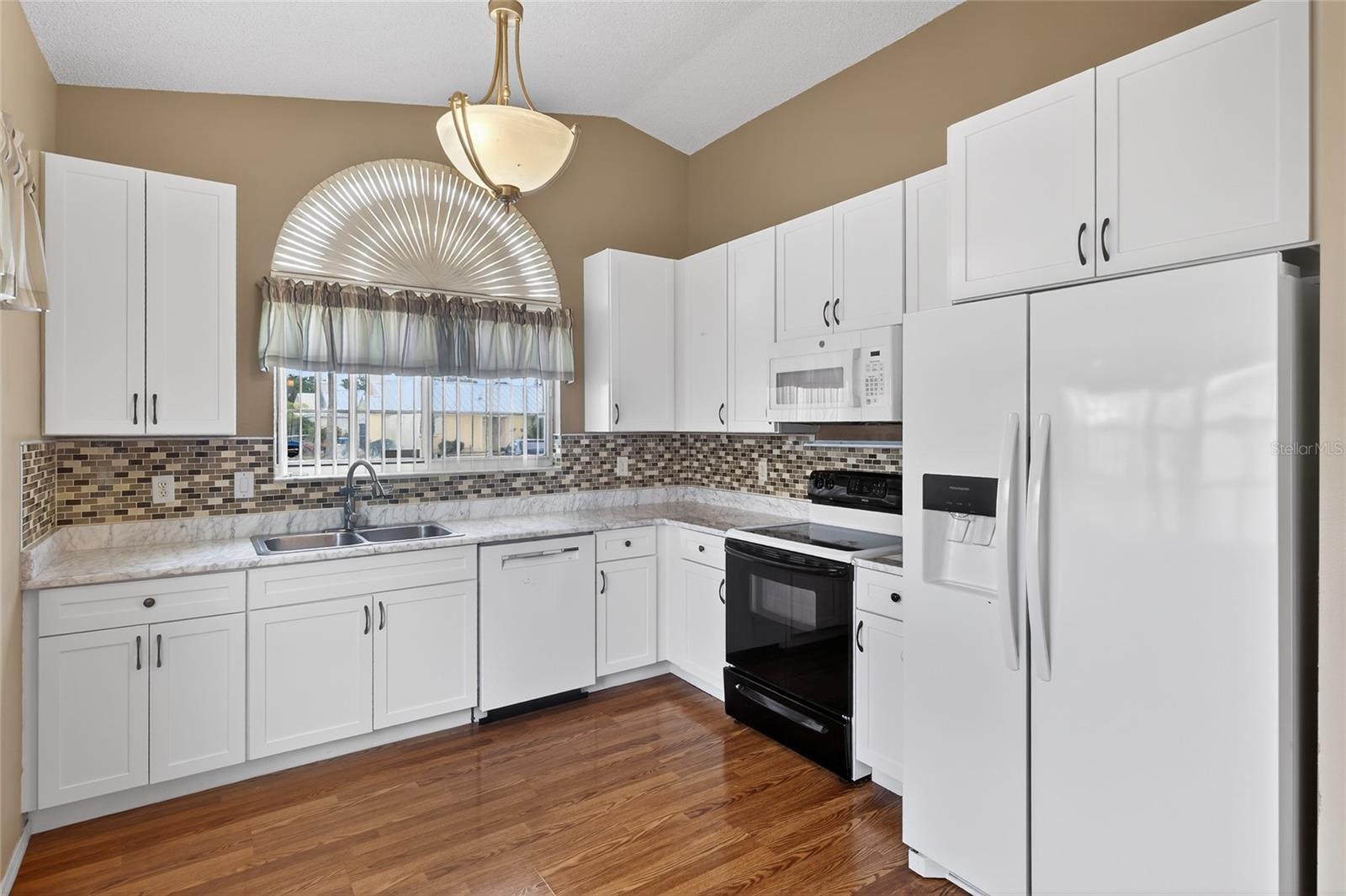 1924 SUGARBERRY CIRCLE