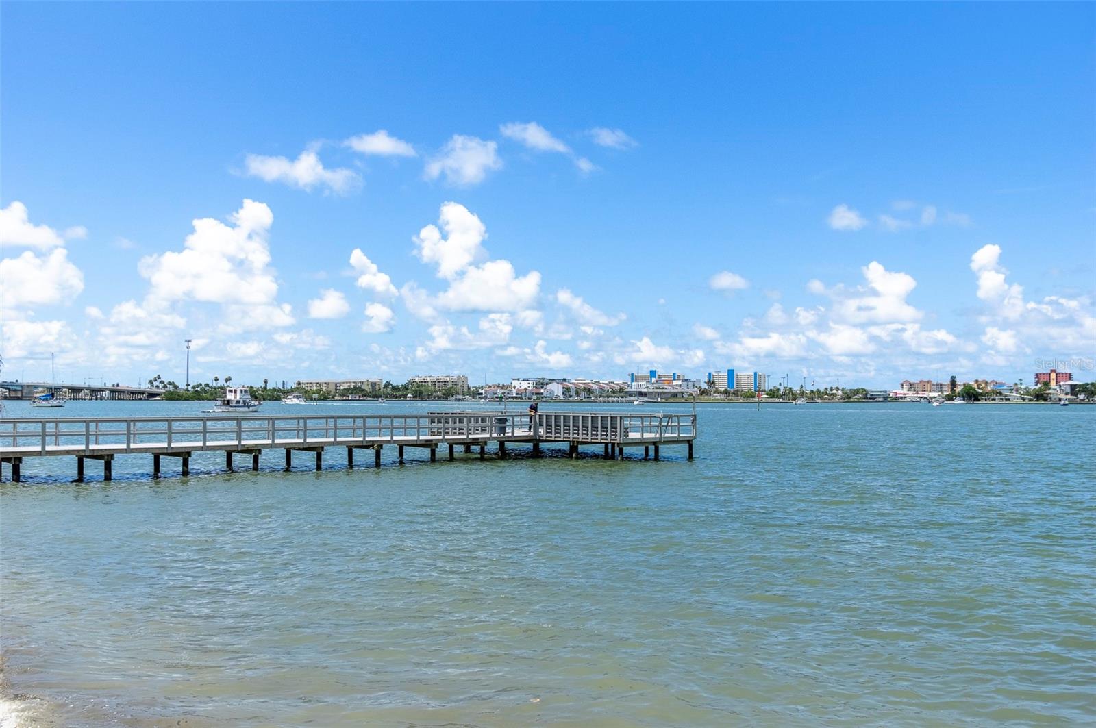 COLUMBIA TOWERS - Residential