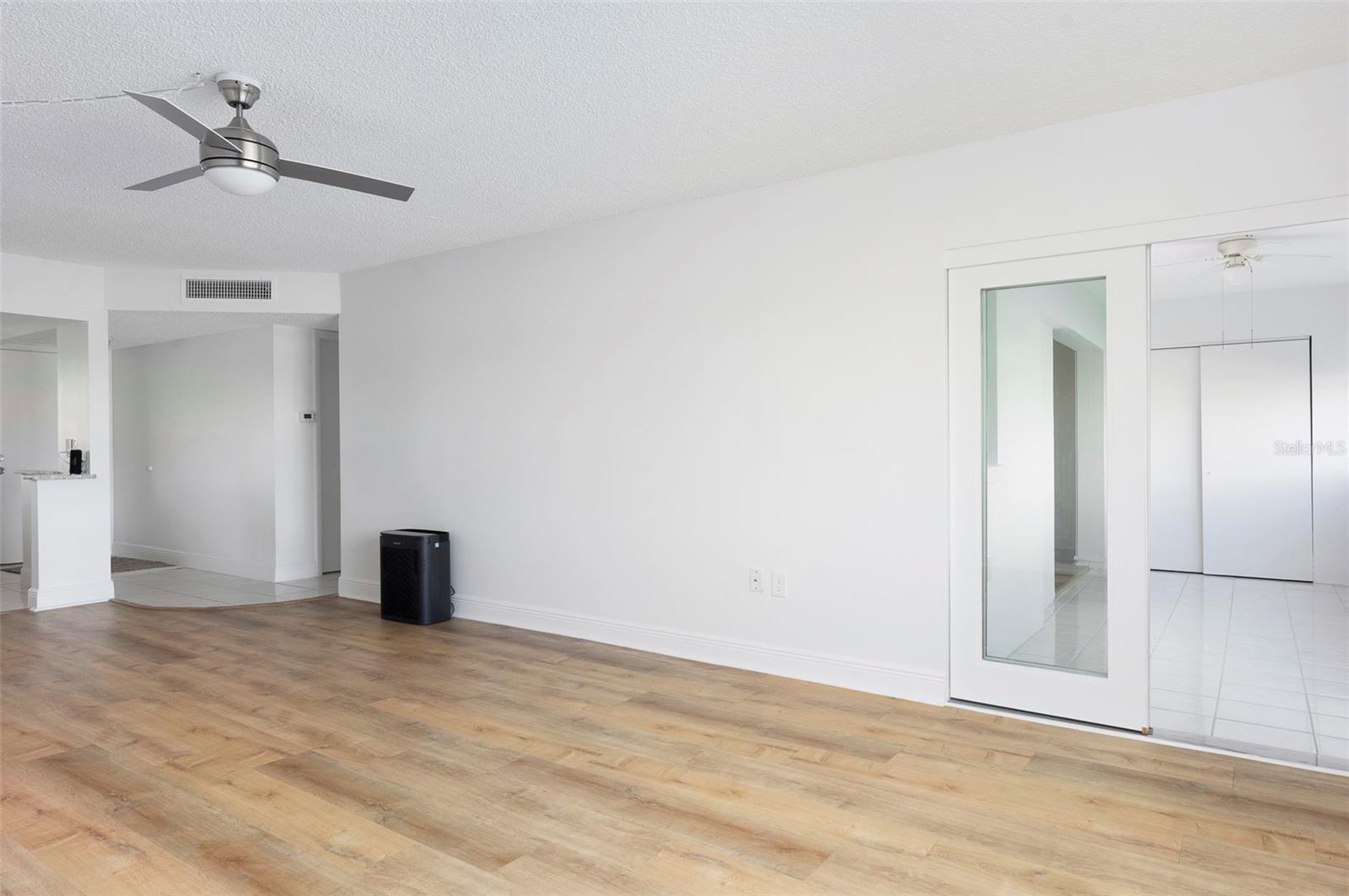 COLUMBIA TOWERS - Residential