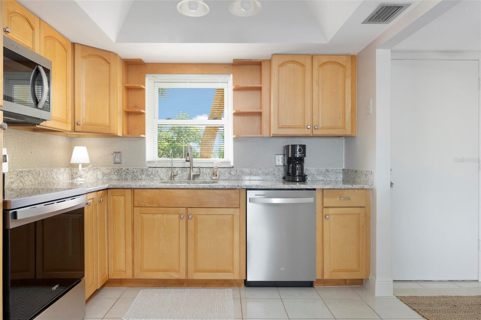 COLUMBIA TOWERS - Residential