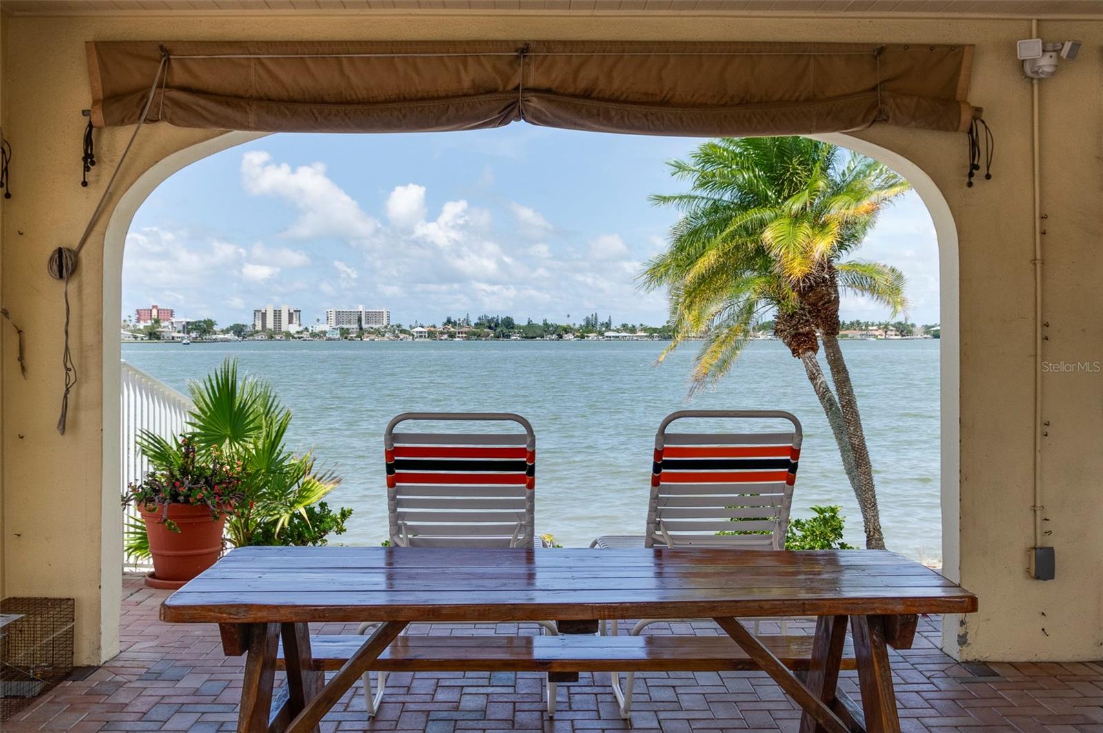 COLUMBIA TOWERS - Residential