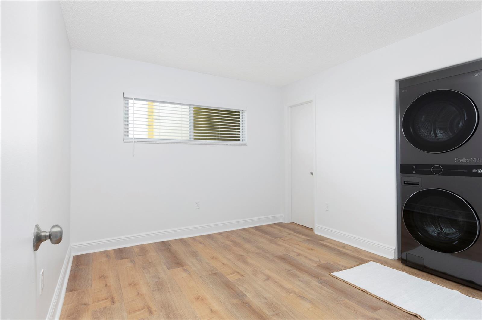 COLUMBIA TOWERS - Residential