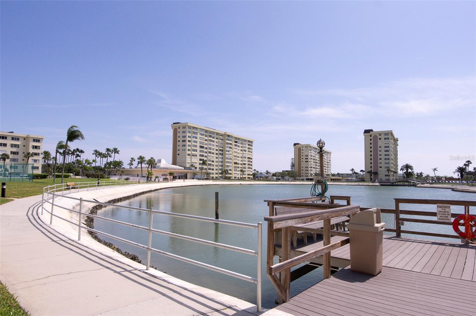 COLUMBIA TOWERS - Residential