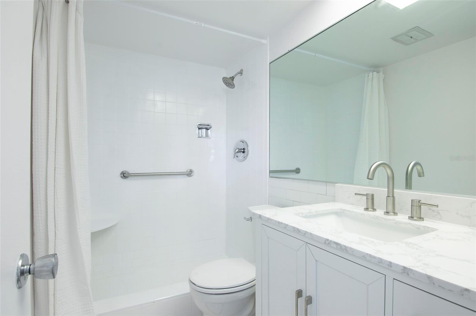 COLUMBIA TOWERS - Residential