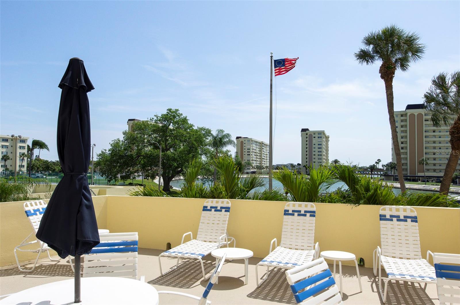 COLUMBIA TOWERS - Residential