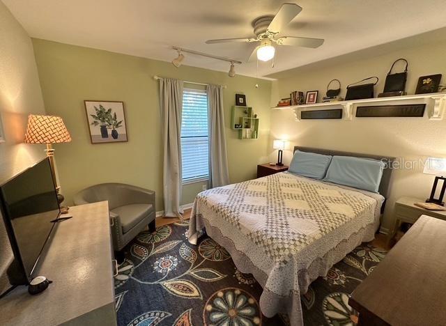 LAKE SARASOTA - Residential