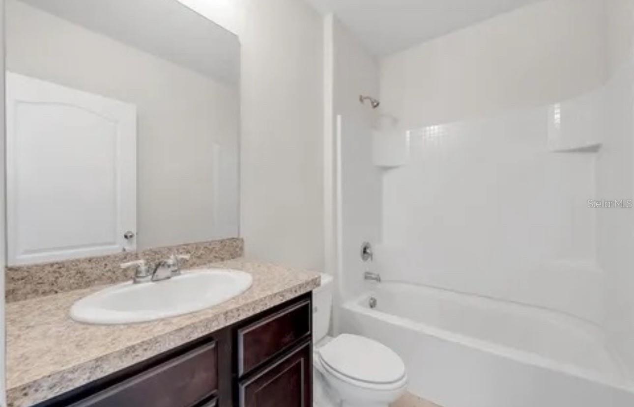 LAKE CUMMINGS ESTATE - Residential