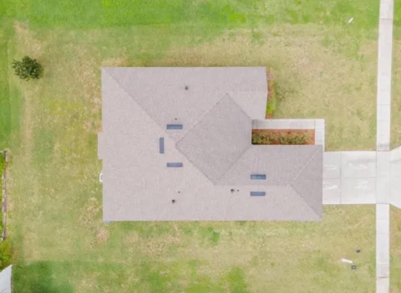 LAKE CUMMINGS ESTATE - Residential