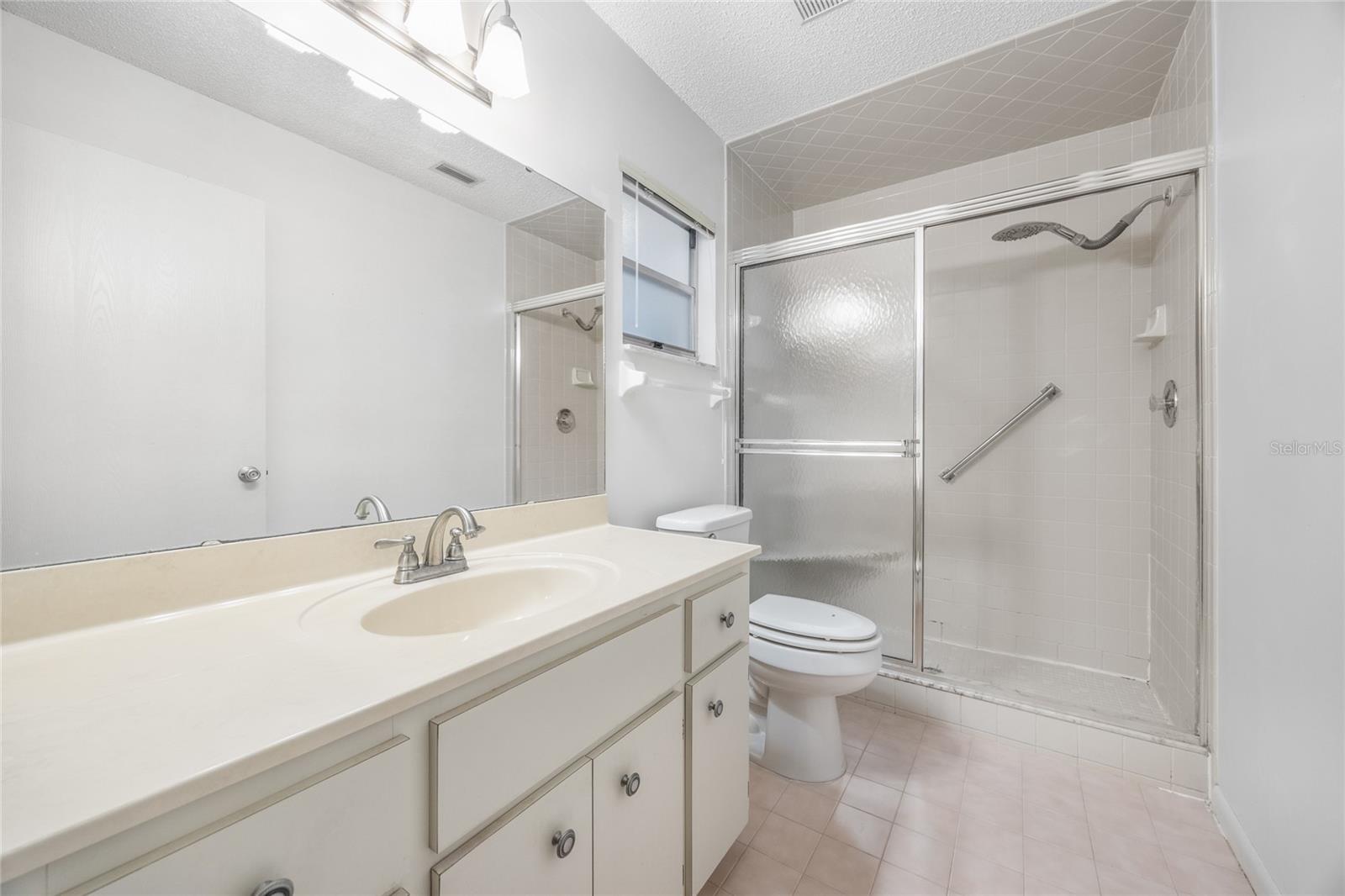 CIRCLE SQUARE WOODS - Residential