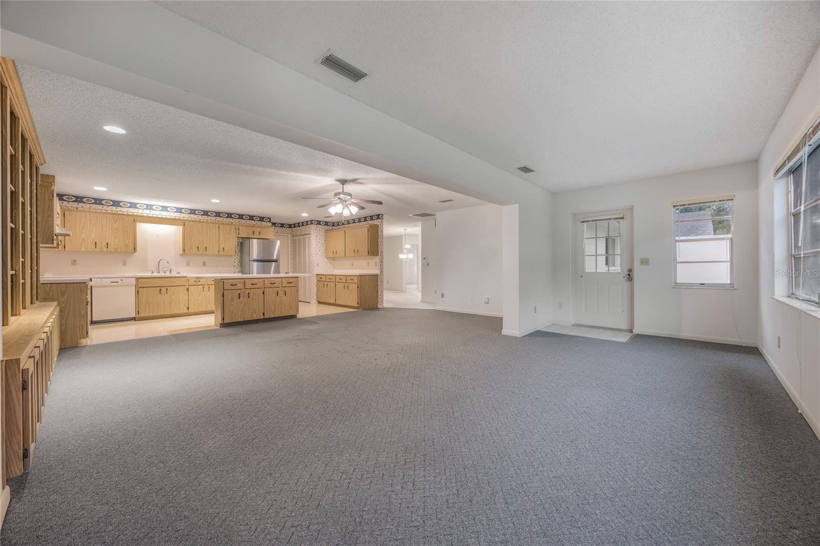 CIRCLE SQUARE WOODS - Residential