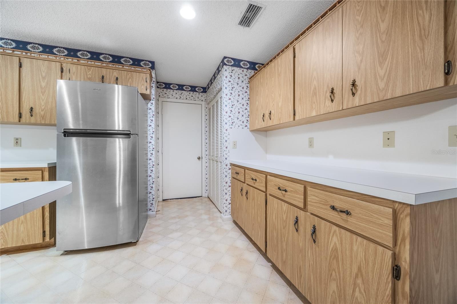 CIRCLE SQUARE WOODS - Residential