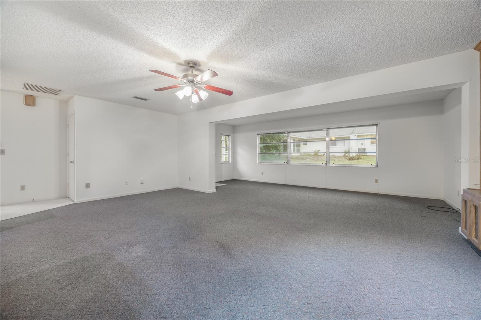 CIRCLE SQUARE WOODS - Residential