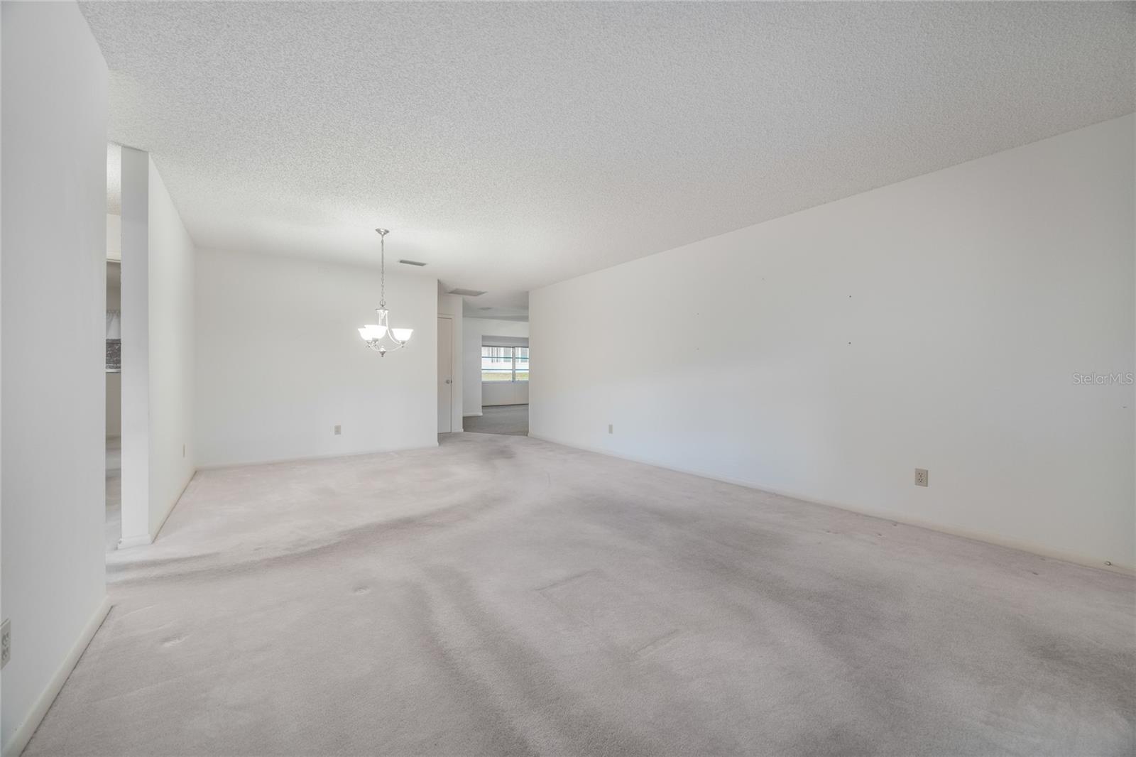 CIRCLE SQUARE WOODS - Residential