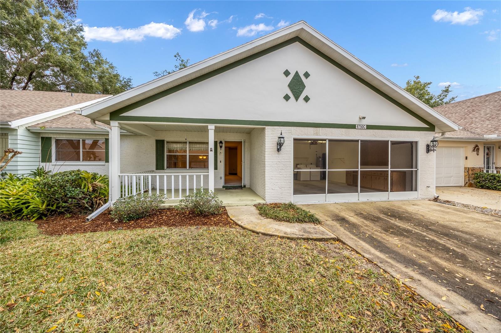 CIRCLE SQUARE WOODS - Residential