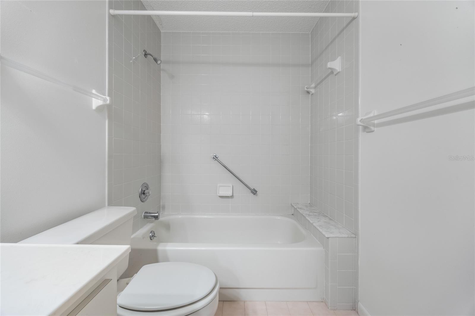 CIRCLE SQUARE WOODS - Residential