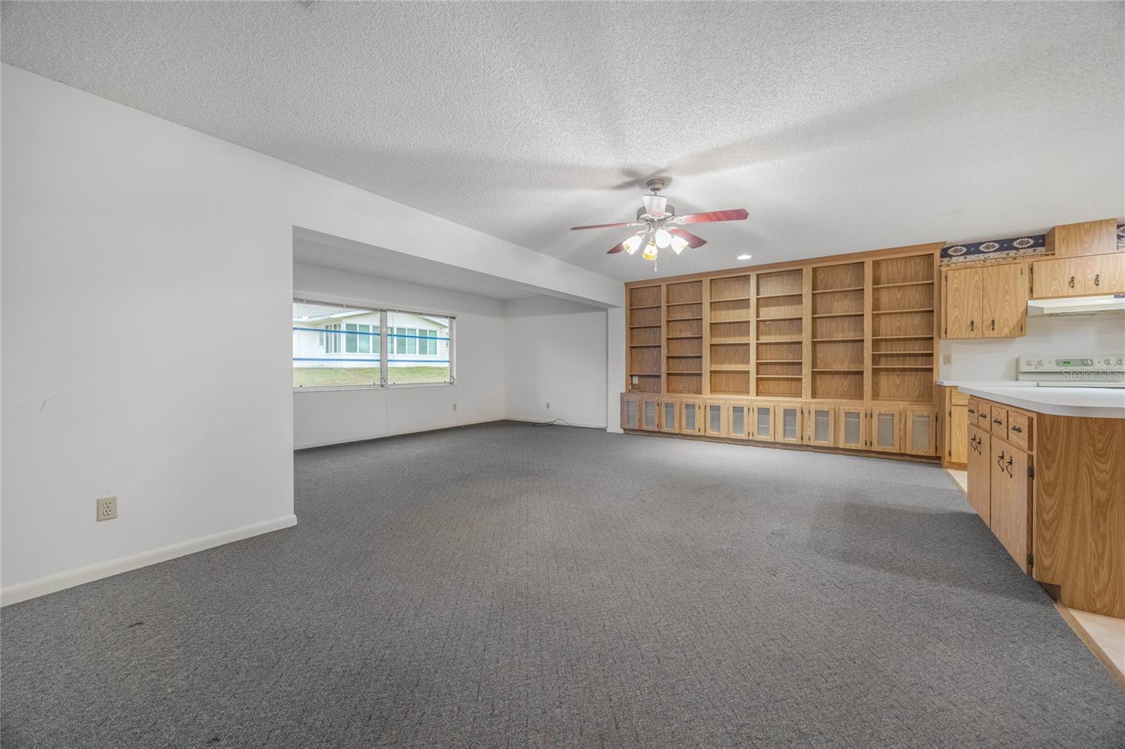 CIRCLE SQUARE WOODS - Residential