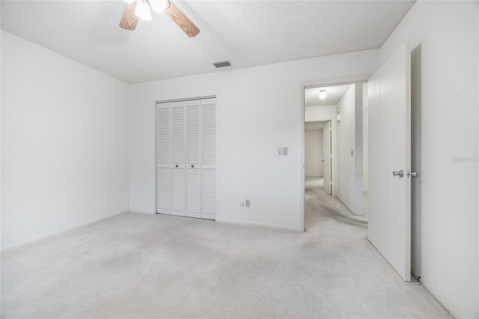 CIRCLE SQUARE WOODS - Residential