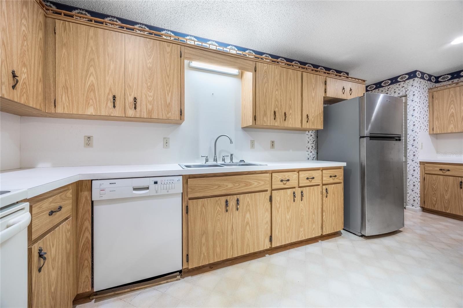 CIRCLE SQUARE WOODS - Residential