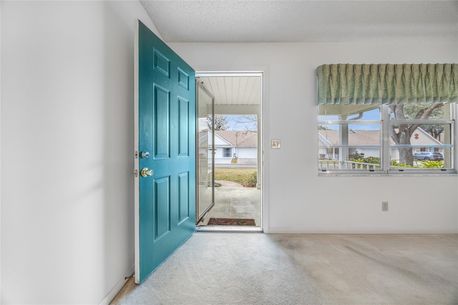 CIRCLE SQUARE WOODS - Residential