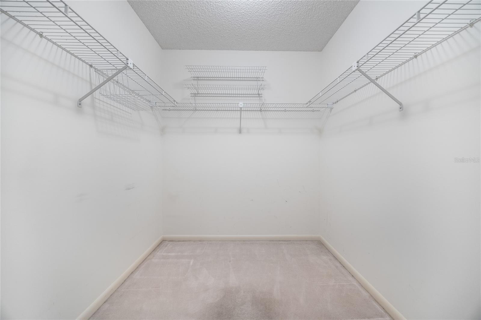 CIRCLE SQUARE WOODS - Residential