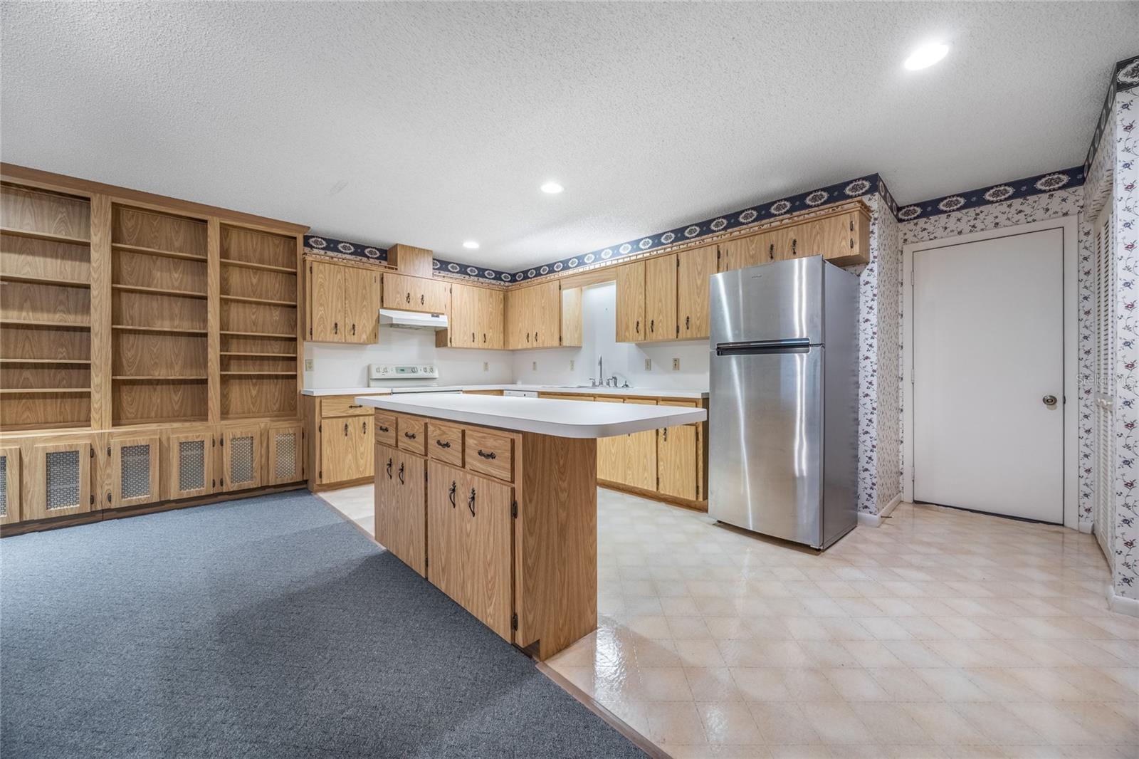 CIRCLE SQUARE WOODS - Residential