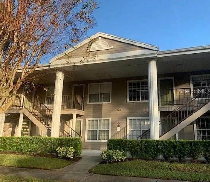 Seller may consider buyer concessions if included in an offer ~ Discover this beautifully updated, top-floor 2-bedroom, 2-bath unit in the sought-after Hunters Reserve Condominiums—offering private conservation views, fresh interior upgrades, and a prime location just minutes from UCF, Waterford Lakes, and Research Park.
This move-in ready home features brand-new waterproof luxury vinyl plank flooring throughout, fresh paint on all walls and ceilings, and new bath fixtures, toilets, fans and sink hardware, delivering a clean, modern feel that’s ready for immediate occupancy or rental.
Enjoy a spacious open layout with vaulted ceilings and abundant natural light. The kitchen includes a newly installed faucet, and flows easily to the screened-in private balcony where peaceful conservation views await, perfect for morning coffee or evening unwinding.
The split bedroom layout ensures privacy, with the primary suite tucked in the back and featuring a walk-in closet and private en-suite bath. The second bedroom offers easy access to a full guest bath—ideal for guests, roommates, or a home office setup.
Additional features include:
• In-unit laundry
• Exterior storage closet
• Assigned parking + ample guest spaces
• HOA includes community pool, fitness center, tennis courts, water, and more.
Hunters Reserve is known for its quiet, well-maintained grounds, proximity to A-rated Seminole County schools, and easy access to major roadways like SR 417 and Alafaya Trail.
This unit is ideal for first-time buyers, investors, and UCF-affiliated professionals seeking comfort, location, and long-term value. Don’t miss your chance to own one of the best-positioned condos in the area. Schedule your private tour today!