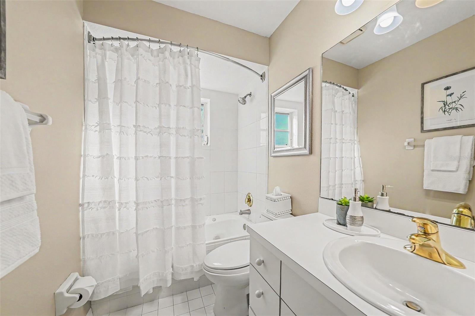 RIVIERA BAY SECOND ADD PT REP & ADD - Residential