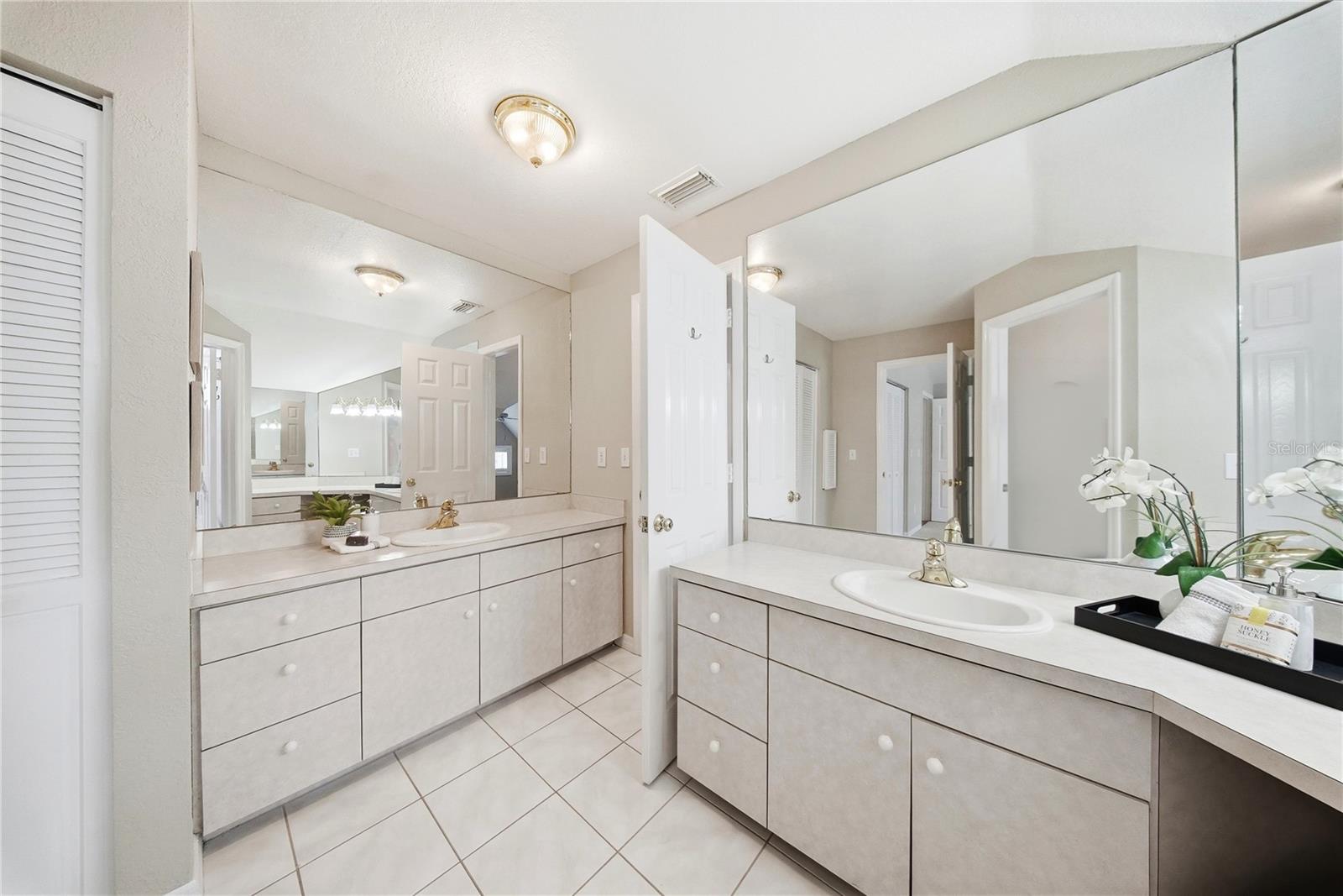 RIVIERA BAY SECOND ADD PT REP & ADD - Residential