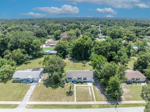 A home in DEBARY