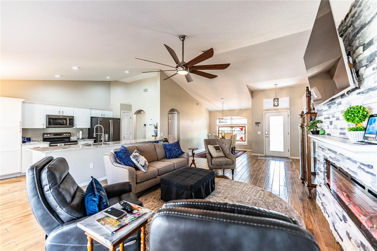 REMINGTON OAKS PH 01 - Residential